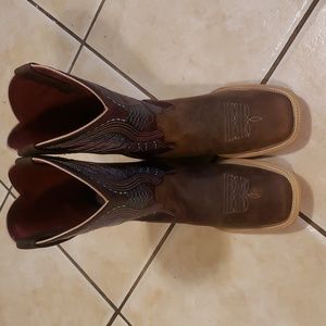 Ariat size 4.5 cowgirl boots